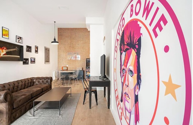 Bowie House - Madrid River-A-SALVAD