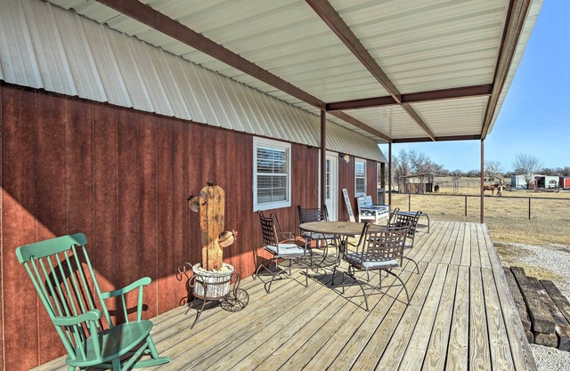 Boyd Countryside Cabin w/Patio & Farm Views