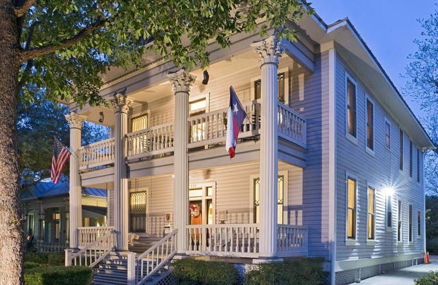 Brackenridge House Bed & Breakfast