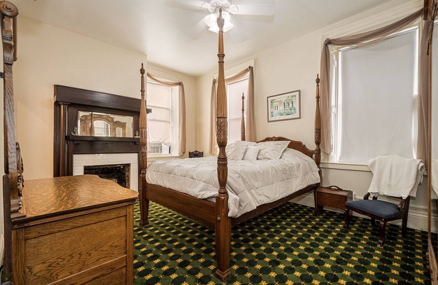 Braddock | Historic Victorian Inn Room