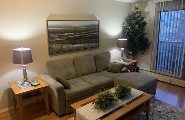 Braebourne Manor - Furnished One Bedroom Condo