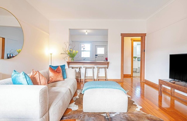 Braelands by the Beach Sun kissed Sandy Bay Escape