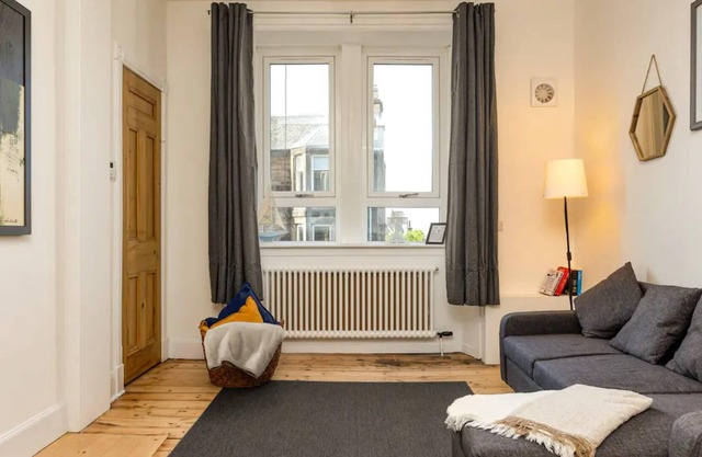 Brand New 1 Bedroom Apartment right beside Arthur's seat