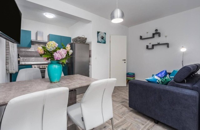 Brand new and charming apartment Edi Blue with small garden in Funtana