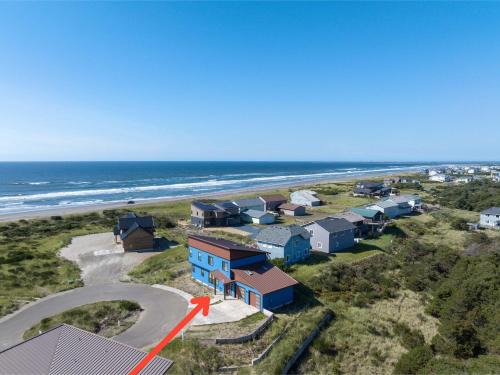 Brand-New Beach Retreat Hot Tub Sleeps 13