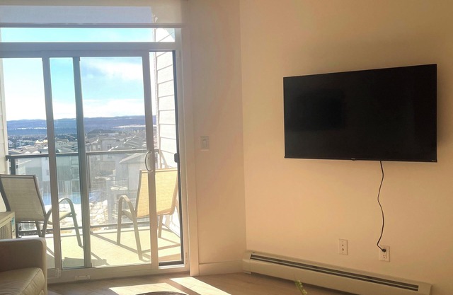 Brand new condo w/fantastic view at west 17 Ave