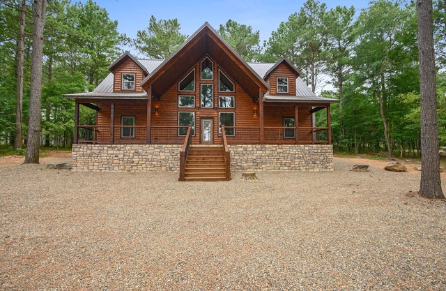BRAND NEW CONSTRUCTION 7 BEDROOM ON A POND, Near Broken Bow Lake.