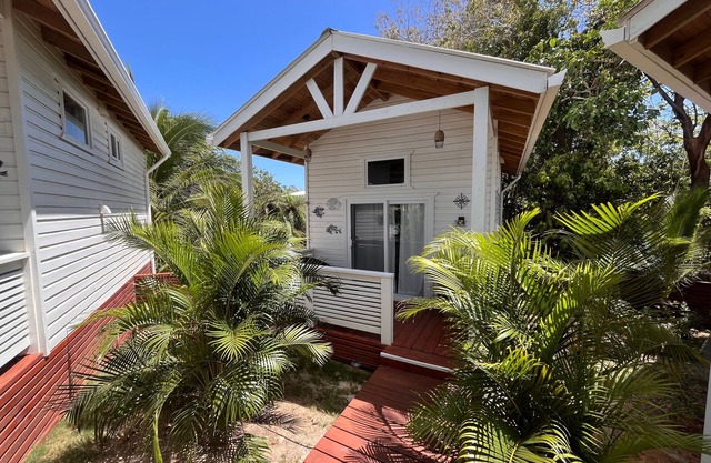 Brand new cozy private bungalow in West Bay