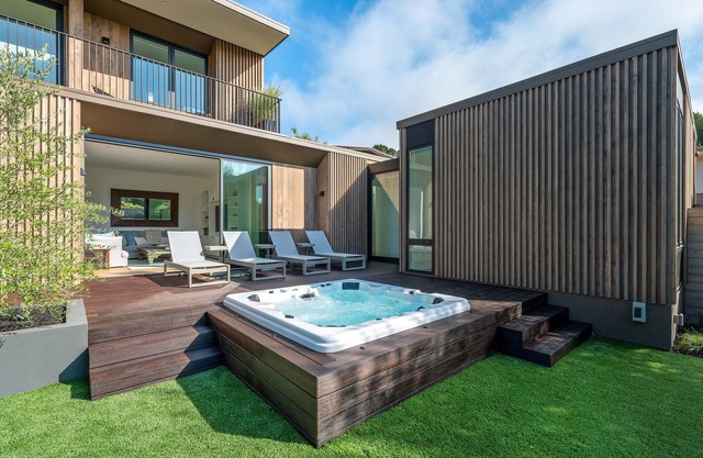 Brand New Equisite Modern Home Close To Hiking, Biking, San Fran, & Wine Country