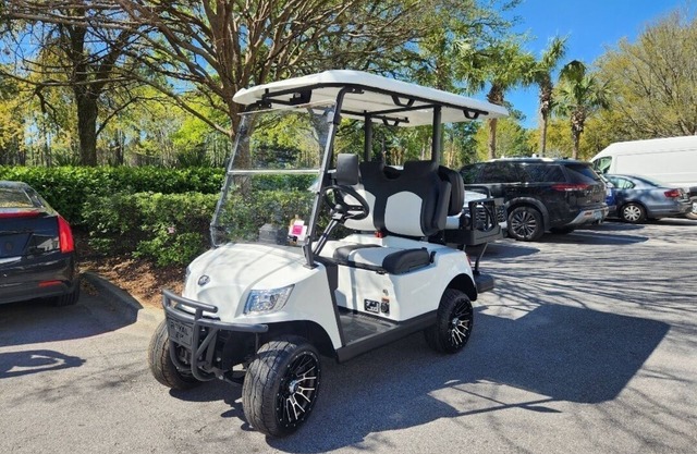 Brand New Golf Cart ~ Gated Resort ~ Full Kitchen ~ Balcony ~ Resort Pool