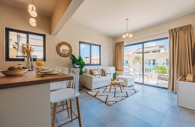 Brand New - Good Vibes Aruba Luxury by LUCHA