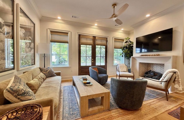 BRAND NEW! Gorgeous 3-bedroom Townhome on Samford Ave in Downtown Auburn!