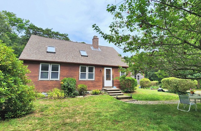 BRAND NEW LISTING! Comfortable 3BD-A/C, Deck, Enclosed Outdoor Shower, 5-Min Bike Ride to Town