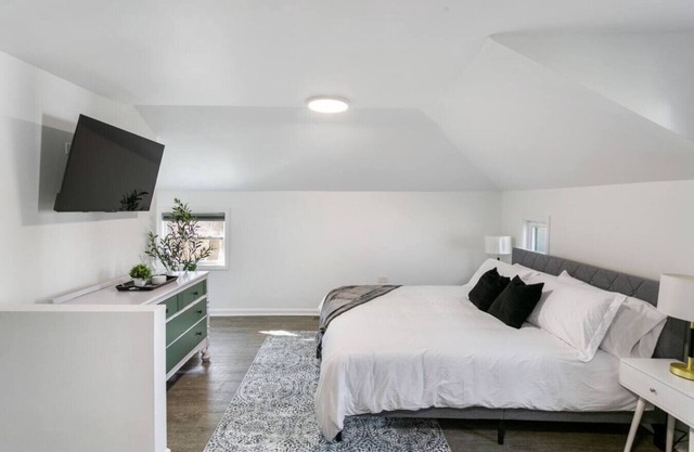 Brand New Loft in DT Libertyville! Near Naval Base