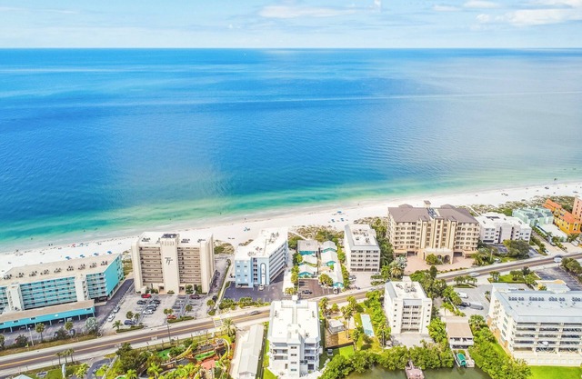 Brand New Luxury 4-Bedroom Beach Condo with Pool