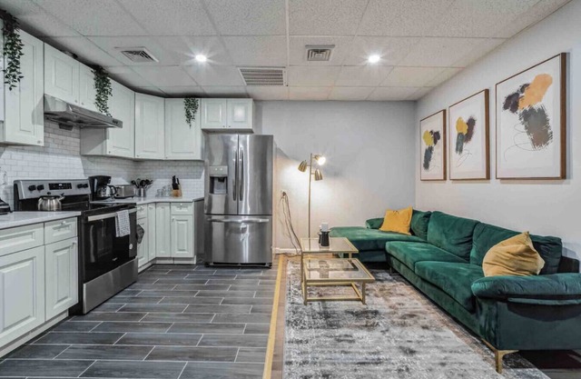 BRAND NEW Modern 2BR/Heart of Center City