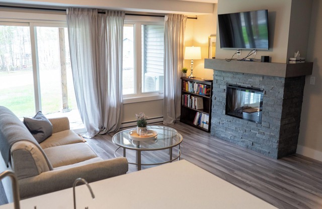 Brand New Townhouse - Lake Access and Outdoor Kitchen
