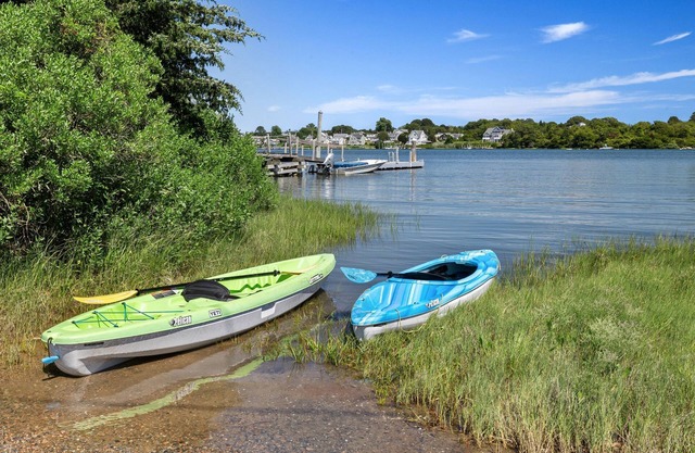 BRAND NEW Waterview 1-bedroom cottage on Great Island Narragansett w/Hot Tub