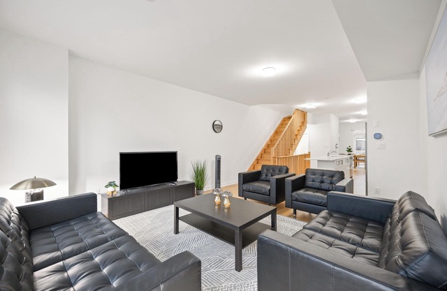 BrandNew 1-Bedroom Suite with 4-piece en-suite bath: SPRUCE, Toronto, ON, Canada