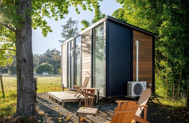 Breathe Inn by Tiny Away