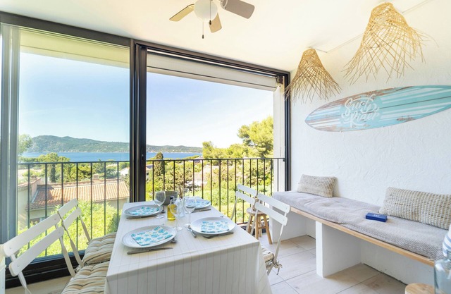 Breathtaking sea view,T3, for 6 , pool, parking