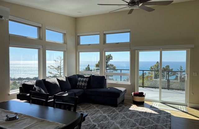 Breathtaking ocean and bay views, 5-bedroom duplex in Oceanside's highest point.