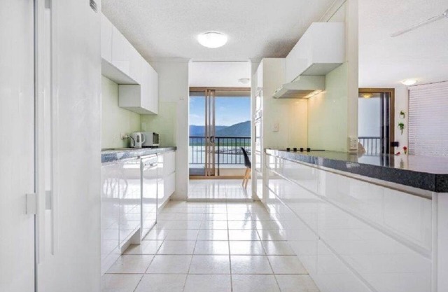 ❤️Breathtaking Ocean & Mountain View Apt in CBD❤️