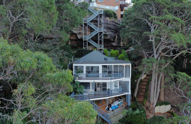 Breathtaking Waterfront Retreat- Studio Apartment
