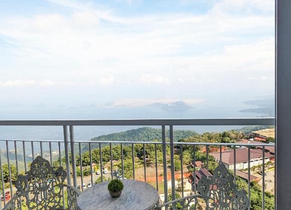 Breezy Tagaytay Condo
