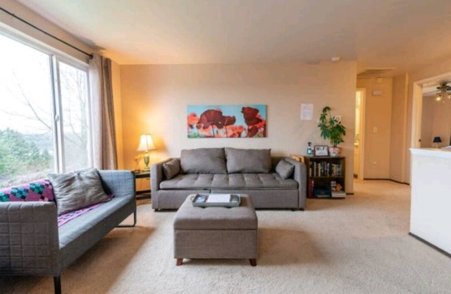 Bremerton charmer with a breathtaking view