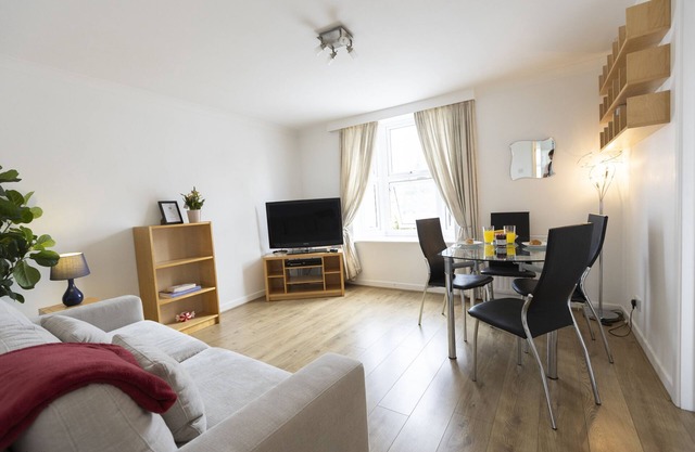 Bridge View | Oxford Holiday Let | 1 Bed & Sleeps 2