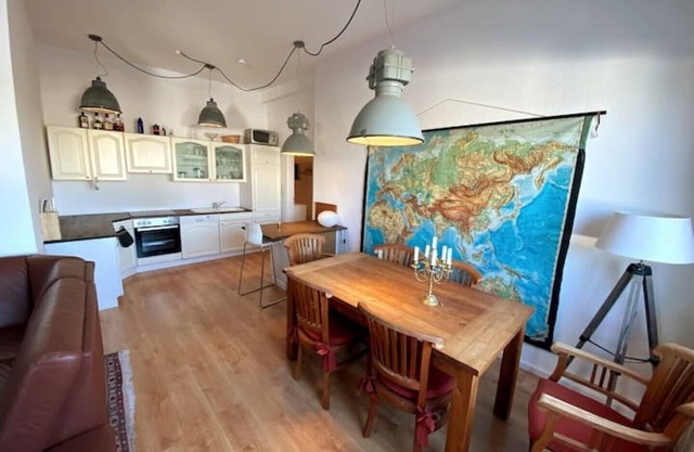 Bright 3 room apartment near the university