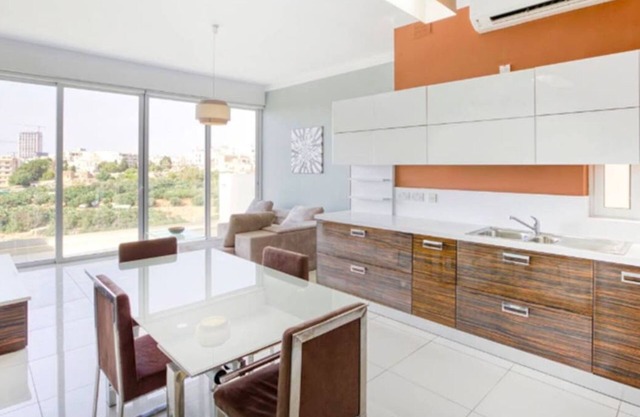 Bright 3BR Apt in St'Julians with Balcony Views!