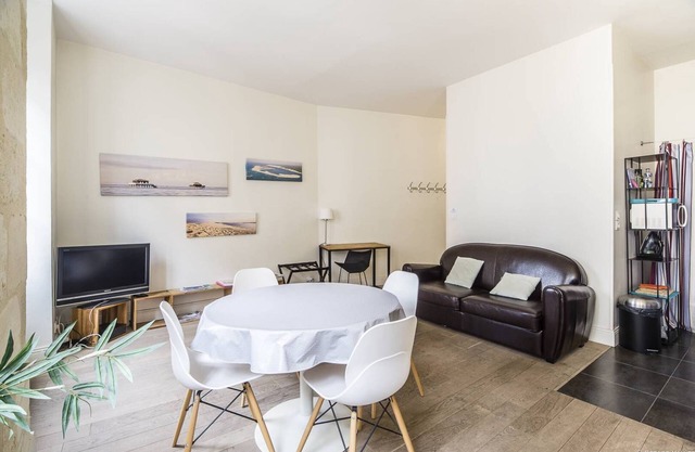 Bright and comfortable apartment - 2nd FLOOR