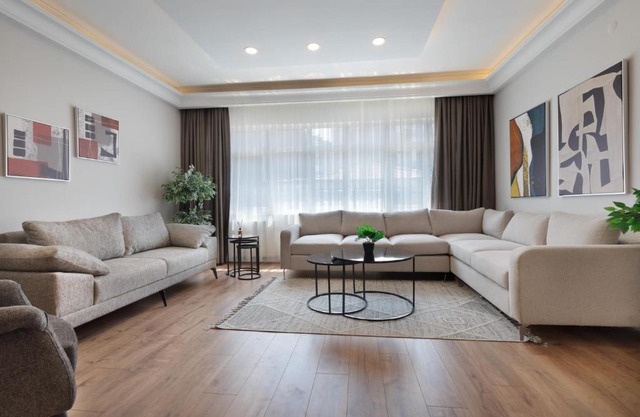 Bright and Spacious 2BR w balcony in Nisantasi