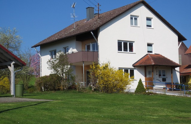Bright apartment (floor) with garden and balcony. Hegau, Lake Constance, Rhine Falls experience!