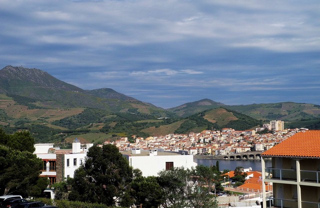 Bright apartment, full comfort, sea and mountain view, beach 10 min