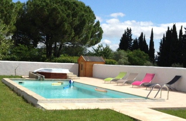 Bright apartment, lots of character, private terrace, pool, garden