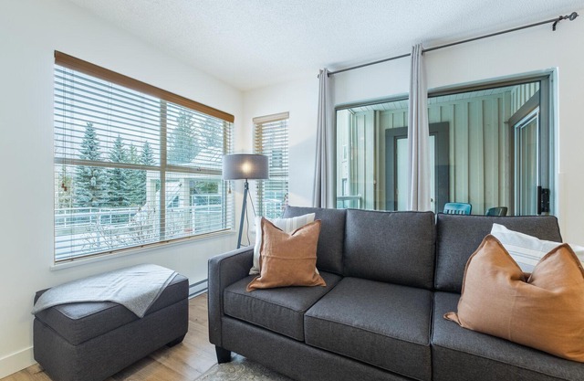 Bright condo | Close to Blackcomb | Free parking