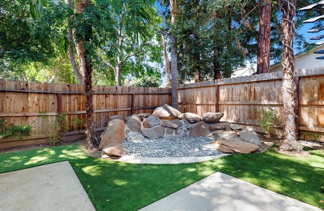 Bright Contemporary Mansionette for Professionals