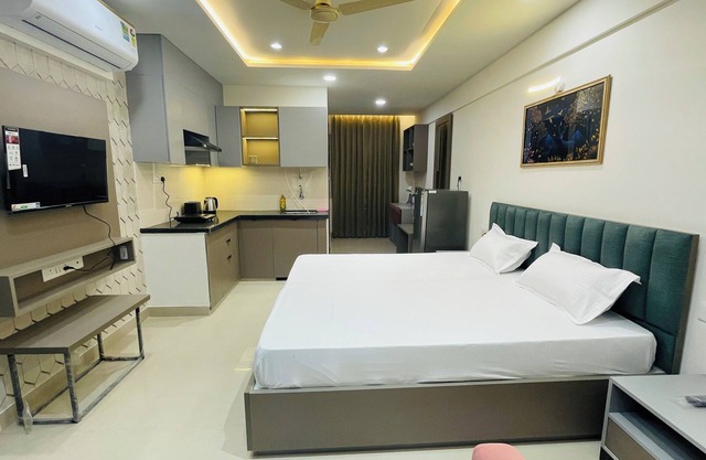 Bright & Cozy Studio Getaway in Jagatpura Jaipur