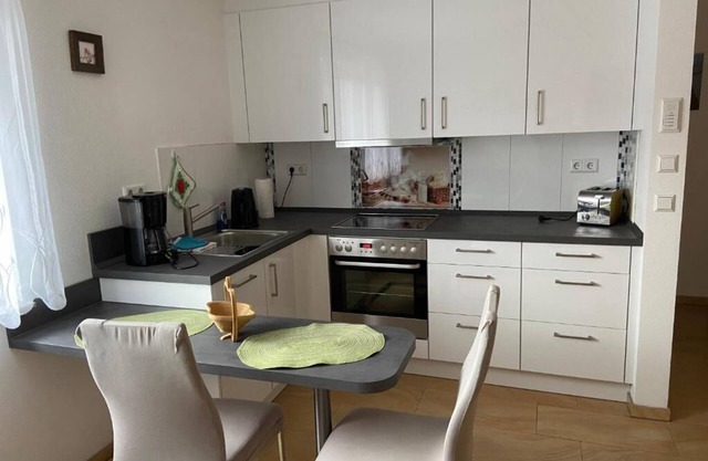 Bright cozy apartment (50sqm) with 2 single beds and wifi