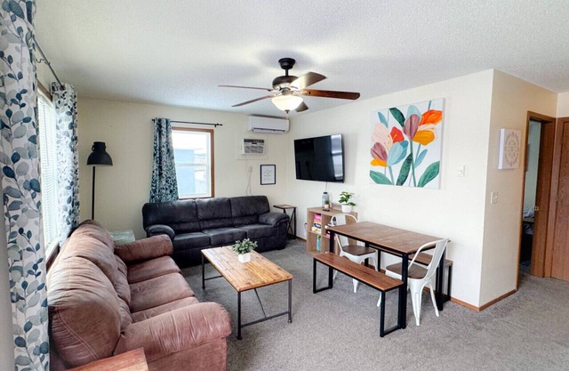 Bright, King Beds, Patio, Laundry, Walk to Downtown!