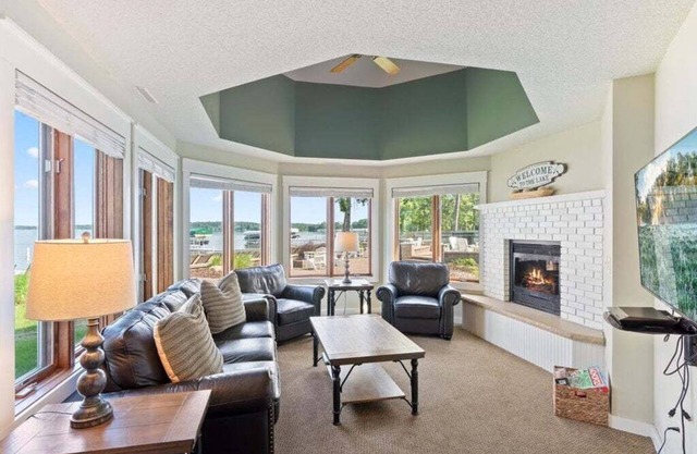 Bright Lakefront Getaway, steps from sandy Gull Lake beach