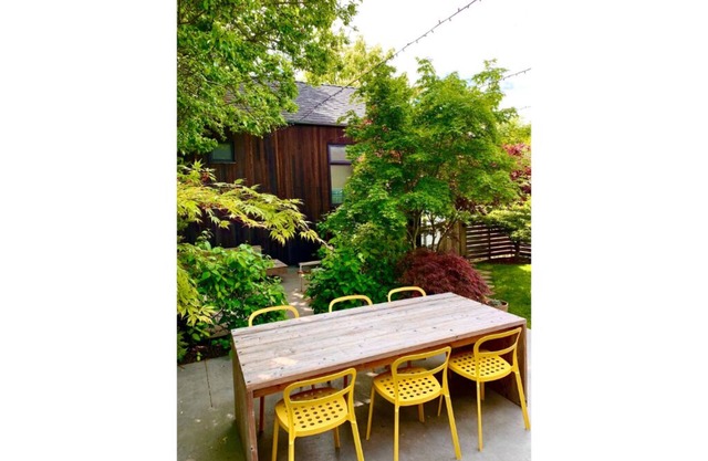 Bright Madison Valley Guest House