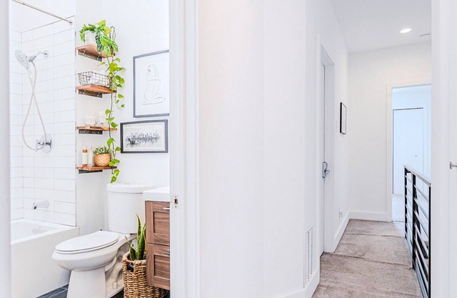 Bright & Modern: Minutes to Stadium/Passyunk/Airport