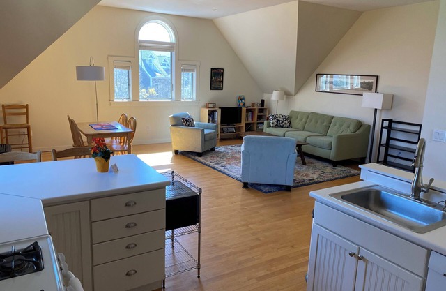 Bright, Open, Modern Comfort in Rockport Village