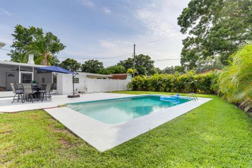 Bright Pinellas Park Getaway with Private Pool!
