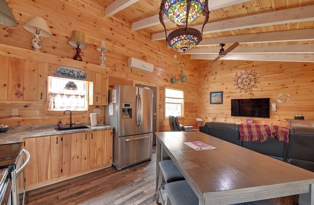 Bring a Pet: Peaceful Frenchburg Cabin on 1 Acre
