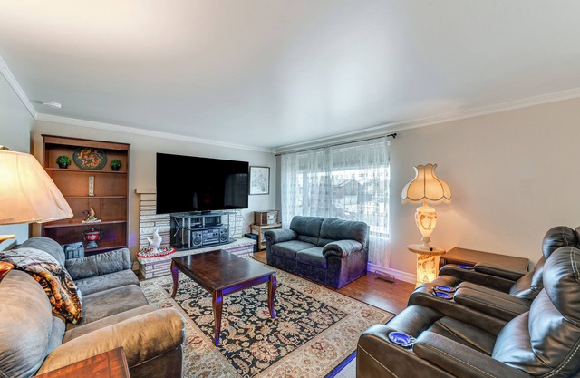 Bring a Pet: West Valley City House w/Grill